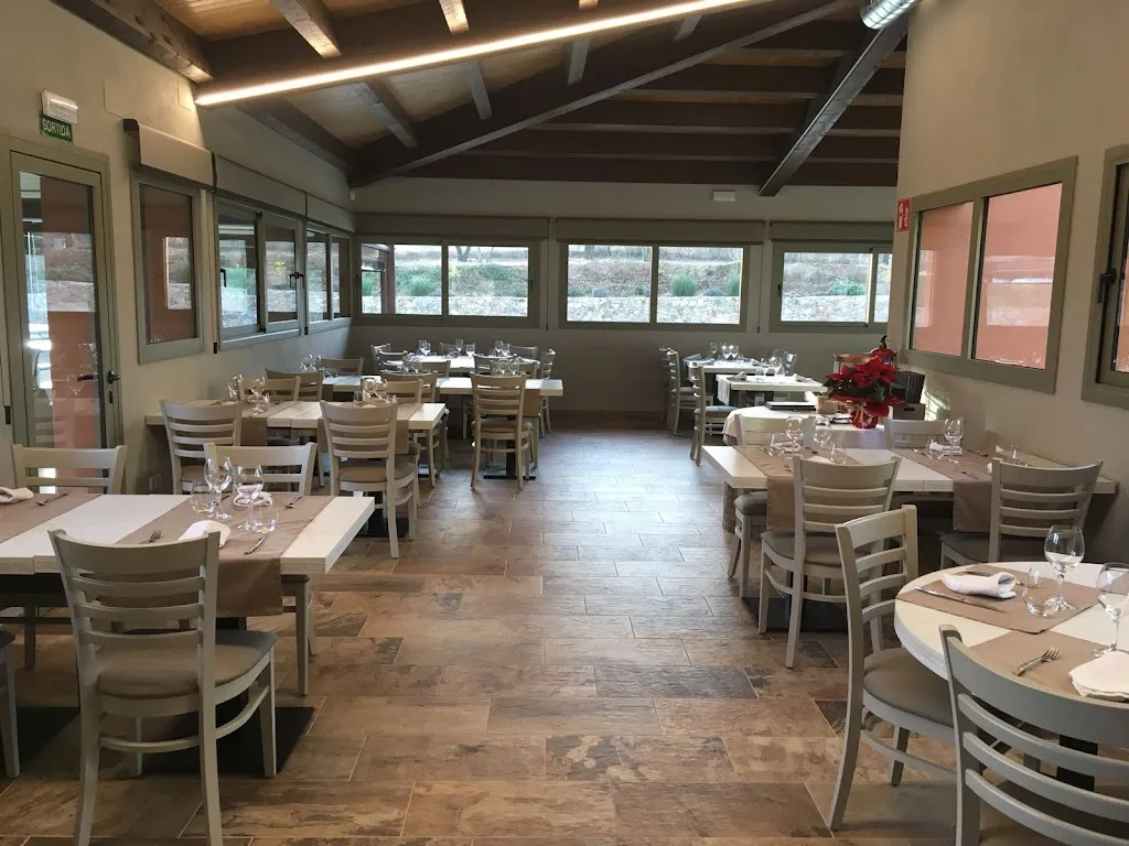 Restaurant del Tir (Club Gavarres Campllong) ristorante a Campllong