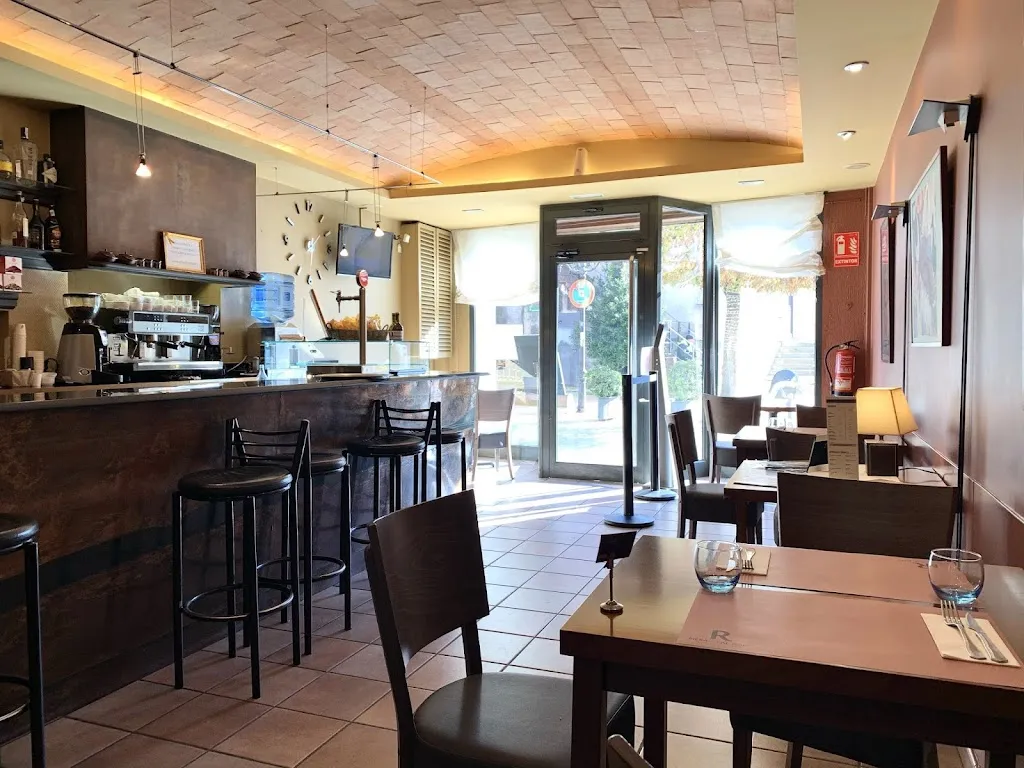 Joan Ramon Zaballos Rubio_Restaurant -Cafeteria Riera 