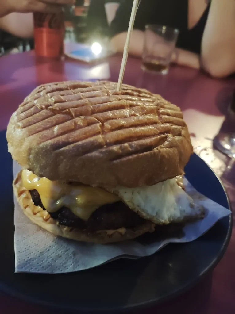 Richard Hooper_Can Floris_Caldes de Malavella_review