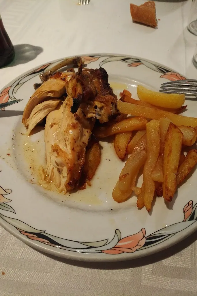 Eyüp Can_Can Pou Restaurant - Hostal_Caldes de Malavella_review