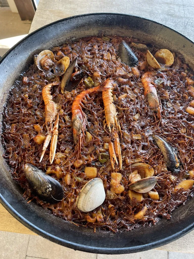 MartaMarcus Willcocks_Restaurant Club Vela Blanes | Marisquería_Blanes_review