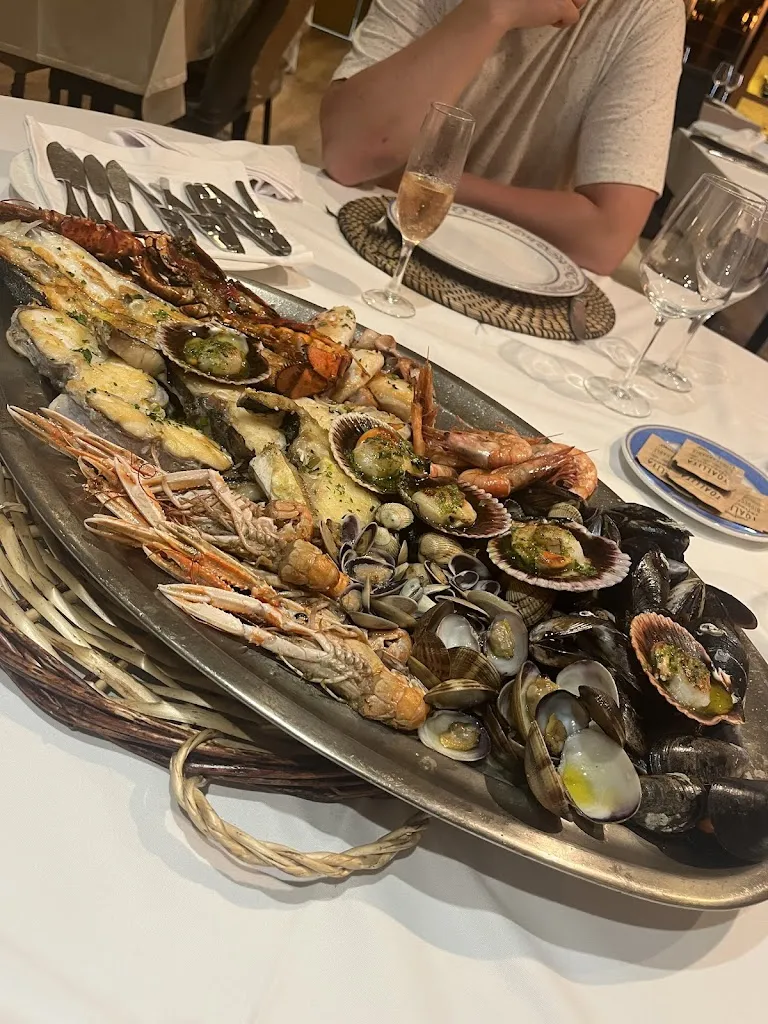 Erike_Restaurant Club Vela Blanes | Marisquería_Blanes_review