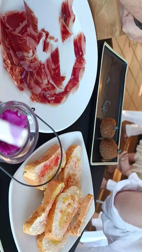 Restaurant Santi_Blanes_slider_image_2