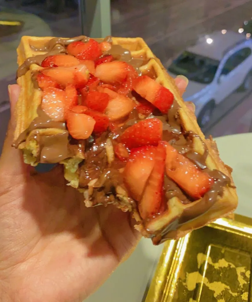 Deyaa Alnaimiy_Creperia William_Blanes_review