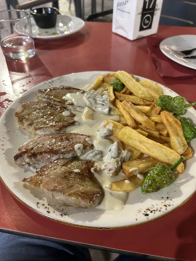 Anabel Domínguez_La Villa TAPAS & VINOS._Villarrobledo_review