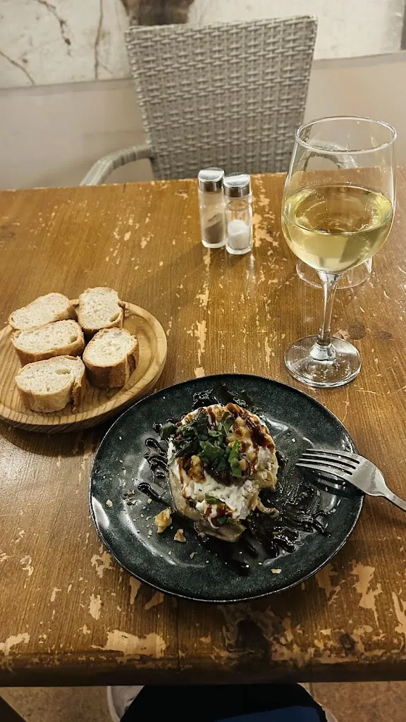 Evelynn Zhang_Tiramisú Cadaqués_Cadaqués_review