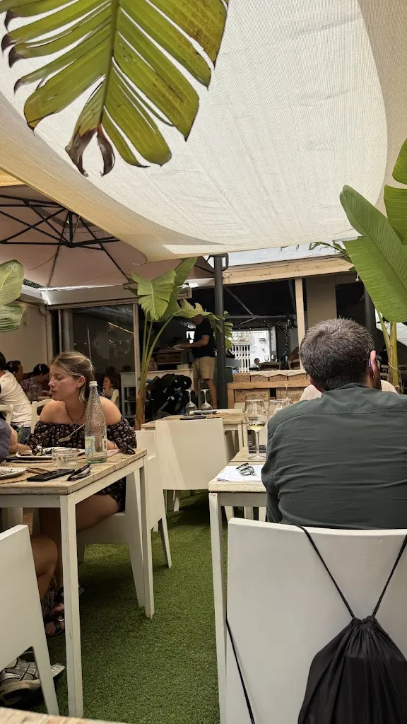 Max Kay_Ses Paelles de Cadaqués_Cadaqués_review