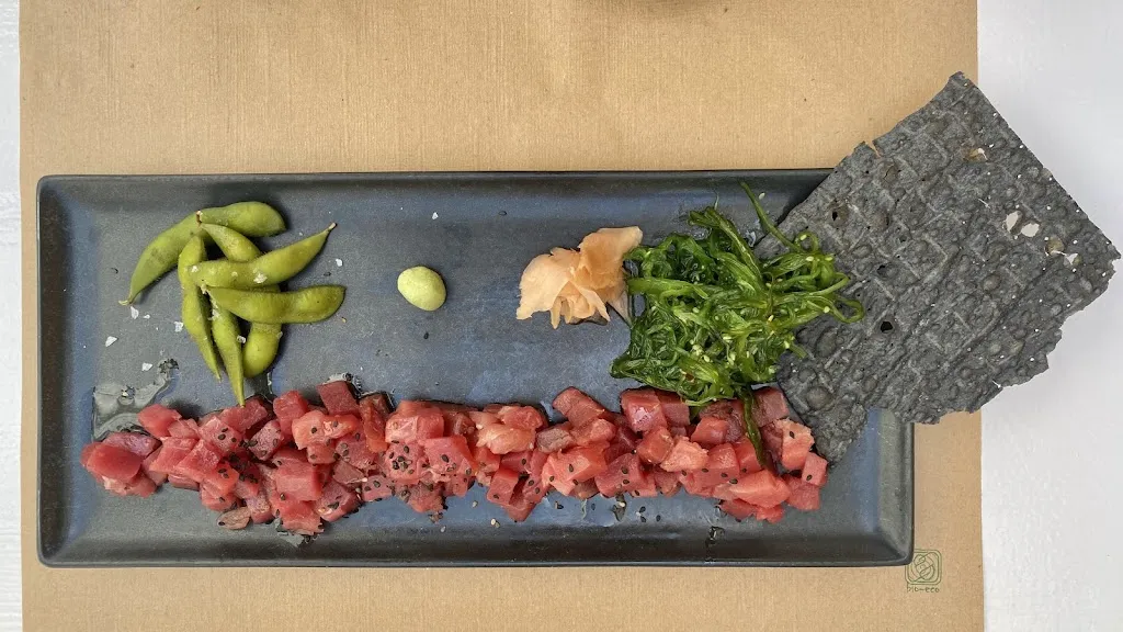 Kalliope Tsouroupidou_lua wine&soul food_Cadaqués_review