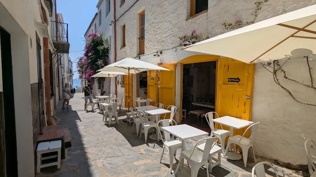 lua wine&soul food restaurant in Cadaqués