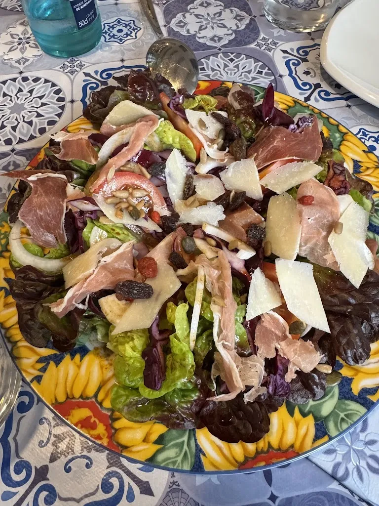 Eric Milano_El Gato Azul_Cadaqués_review