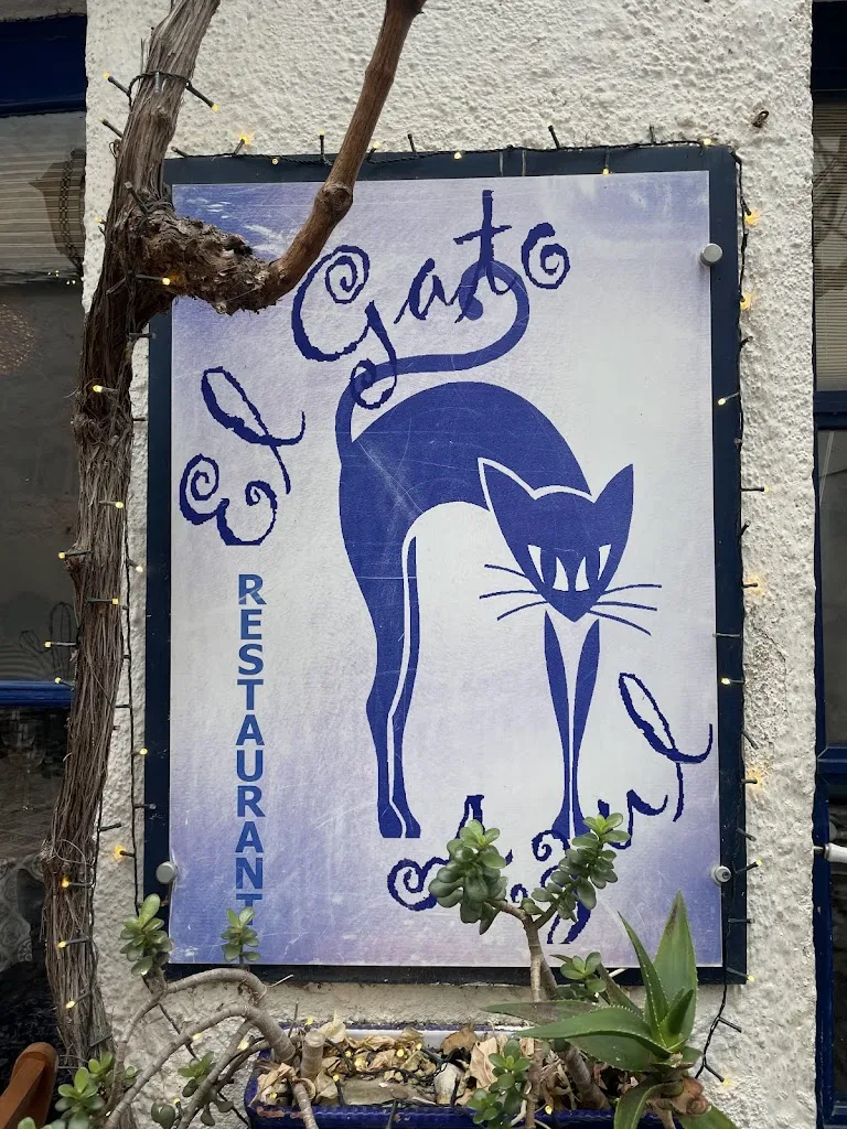 Jacinta Creten_El Gato Azul_Cadaqués_review