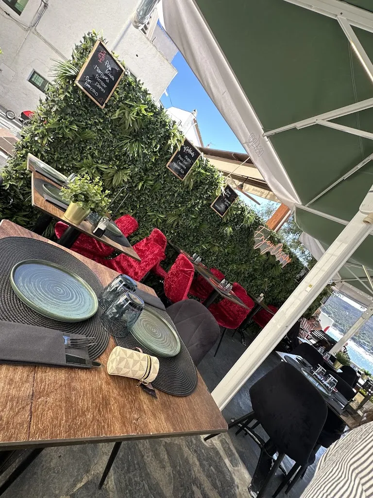 Orsapop Cadaqués_Cadaqués_slider_image_2