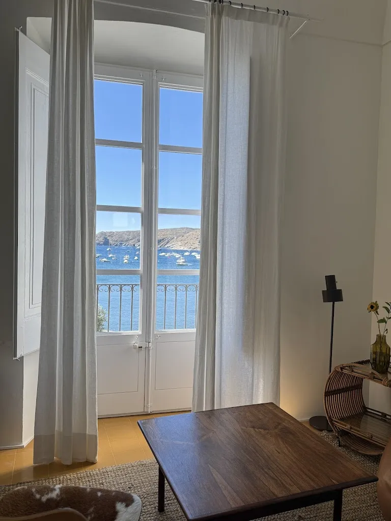 Melissa Moschitto_Set Cadaqués_Cadaqués_review