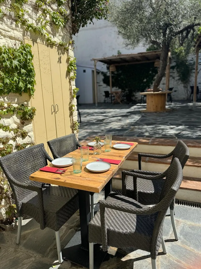 Merder_Cadaqués_slider_image_1