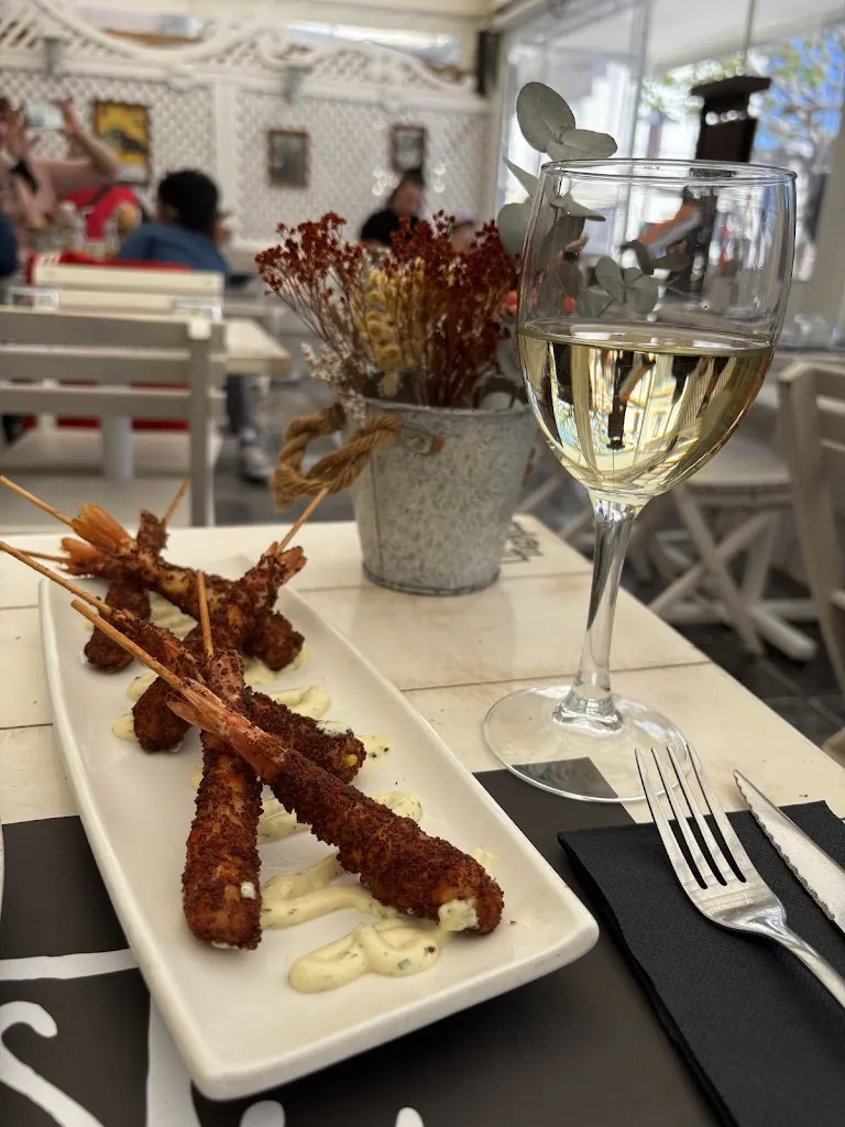 Gökçen İ._Restaurant L'Hostal_Cadaqués_recensione