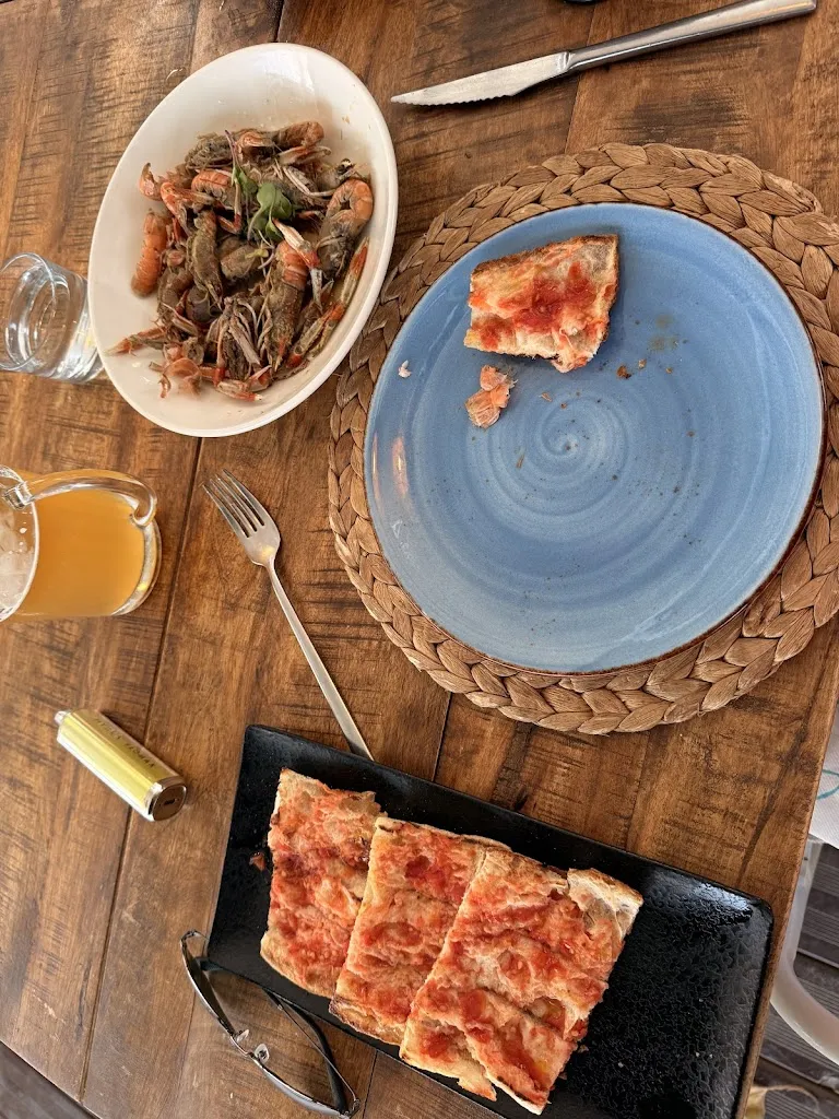 Alex W_Blue Cadaqués_Cadaqués_review