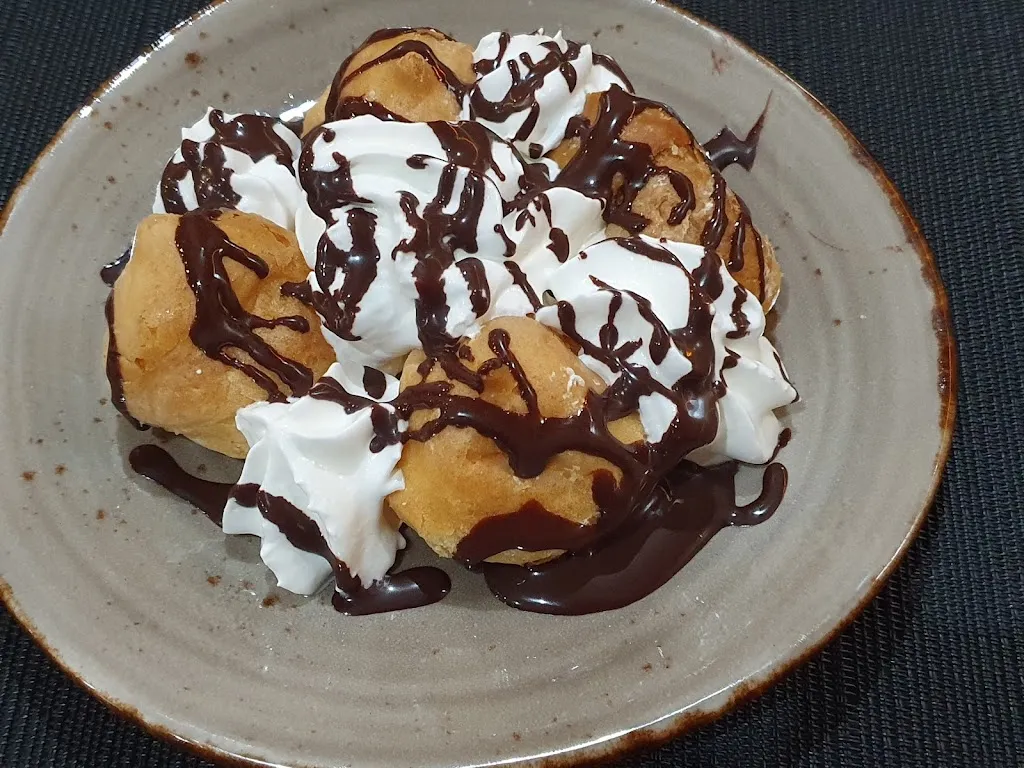 N P_Fonda Ca la Paula_Castellfollit de la Roca_review