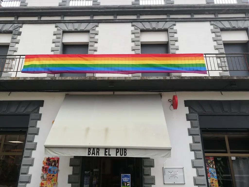 BAR El Pub_Castellfollit de la Roca_slider_image_1