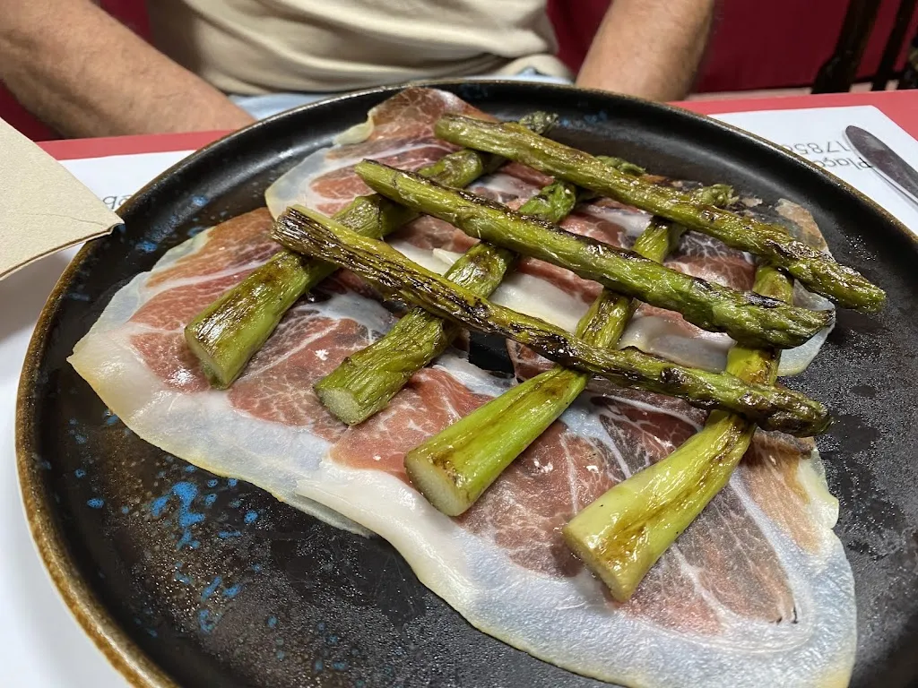 BAR El Pub_Castellfollit de la Roca_slider_image_2