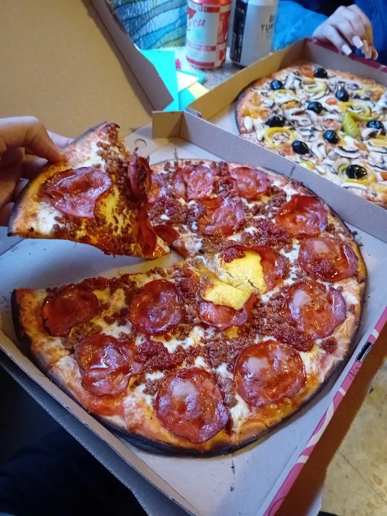 Pizzeria Al Forn De Llenya_Castellfollit de la Roca_slider_image_3