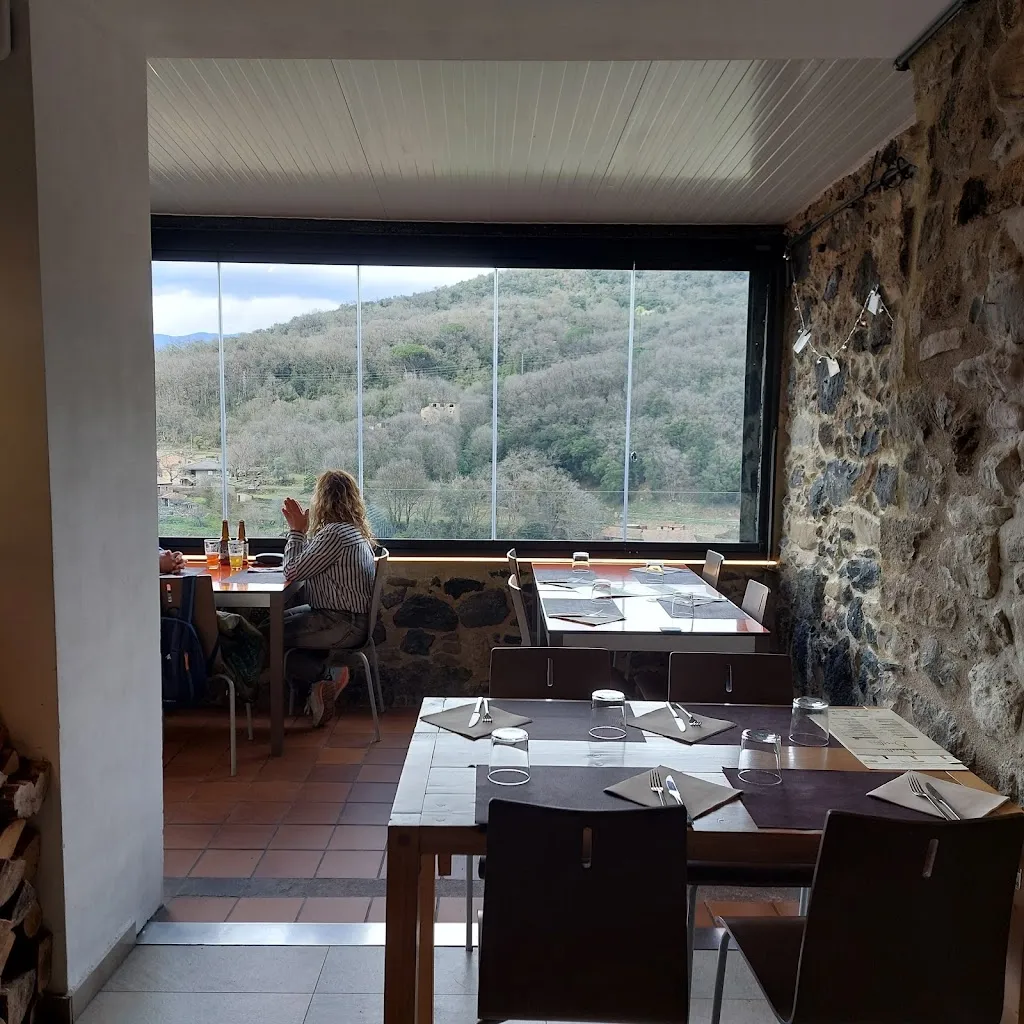 Basàltica Pizzeria restaurant in Castellfollit de la Roca