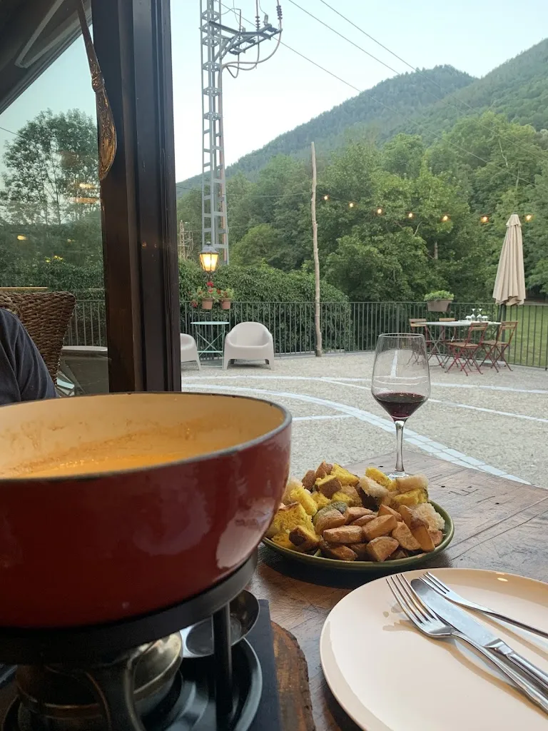 Hannah Grech_The Fabula_Camprodon_review