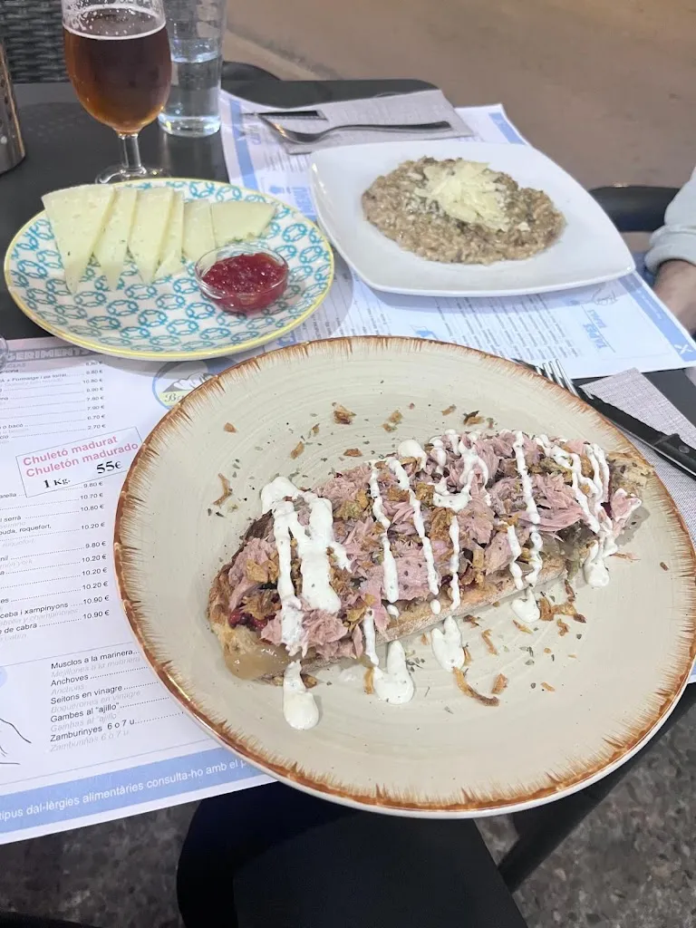 Francisco Javier Sánchez Cabezuelo_Bar Canigó_Camprodon_review