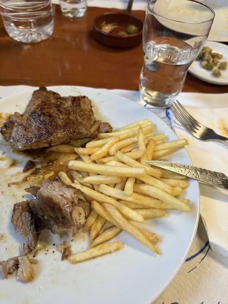 Aleix Abradó_Bar Salvà_Cellera de Ter La_review