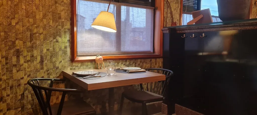 Luke Mckend_Can Xapes_Cornellà del Terri_review