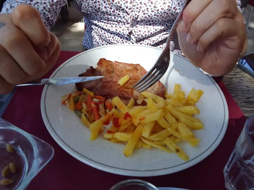 Chi Wang_Restaurant el Jovent_Colera_review