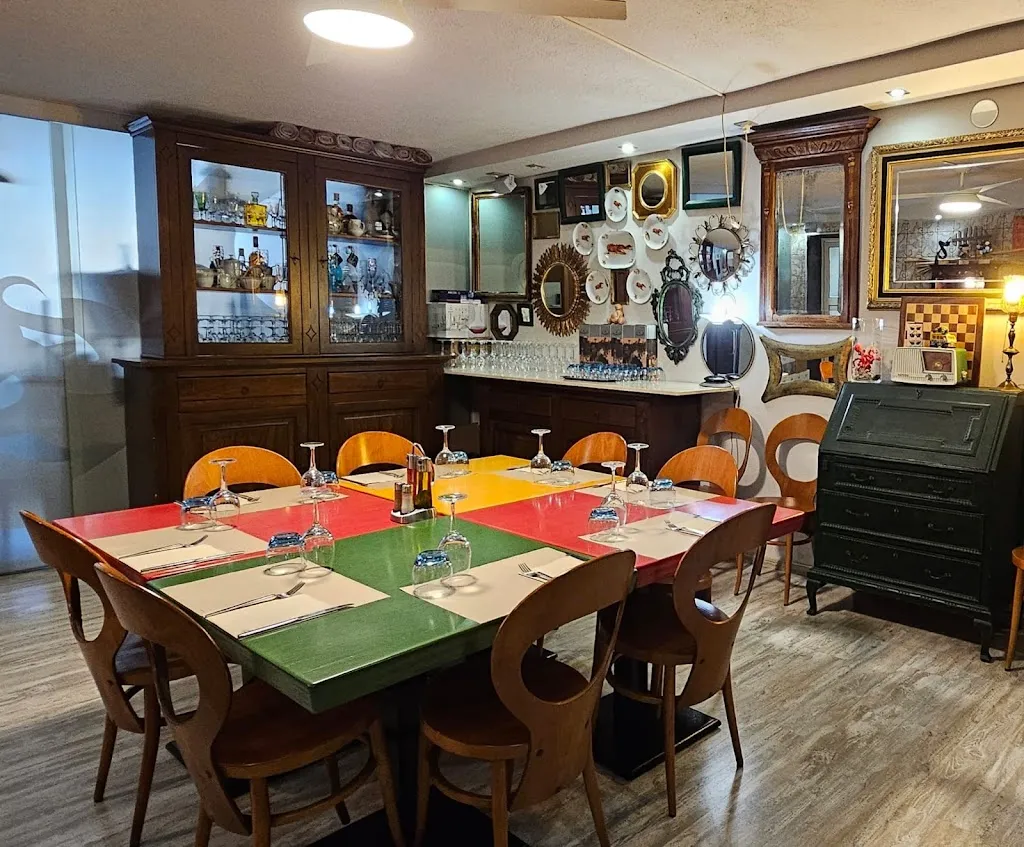 Hostal Totsompops restaurant in Colera