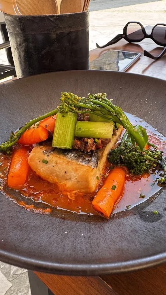 Mikhail Yevdokimov_És! Carxofa_Foixà_review