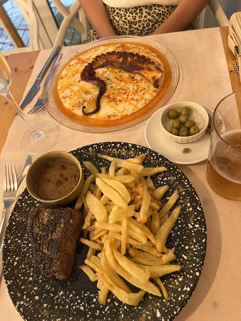 Gürkan_DGust_Castell-Platja dAro_review