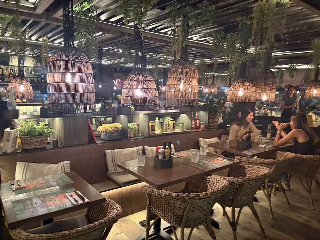 Juan Ignacio Gerosa_Enjoy It | Girona_Castell-Platja dAro_review