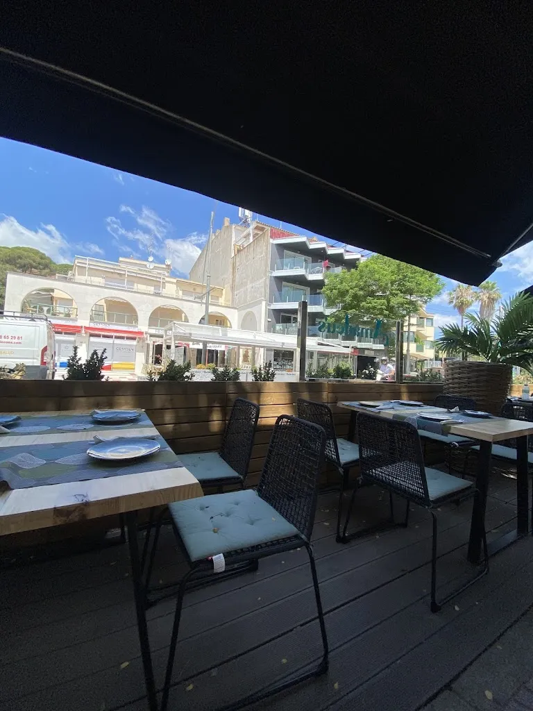 Amadeus Bar & Restaurant restaurant in Castell-Platja dAro