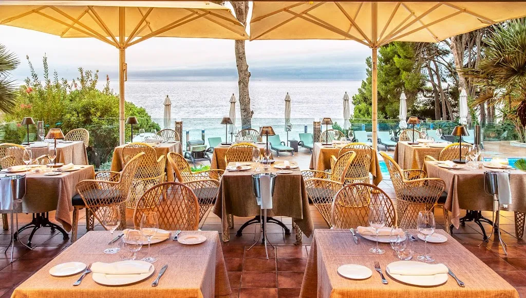 Restaurant Almarí_Castell-Platja dAro_slider_image_1
