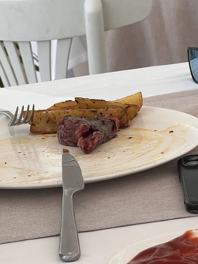 gijs scheppingen_Restaurant Club Nàutic Platja d'Aro._Castell-Platja dAro_review