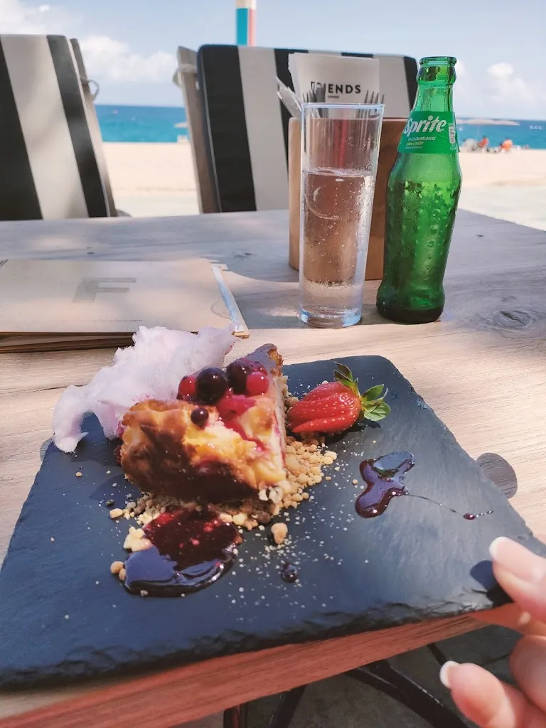 Menu_Friends Bar Restaurant_Castell-Platja dAro_image_7