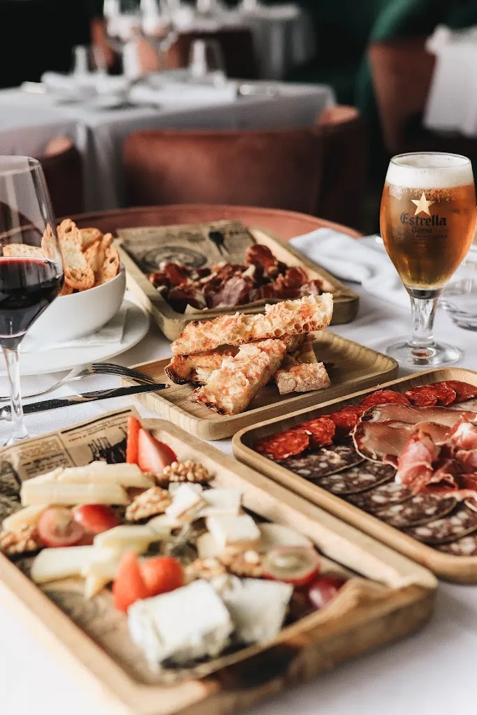 Restaurant la Masia_Forallac_slider_image_3