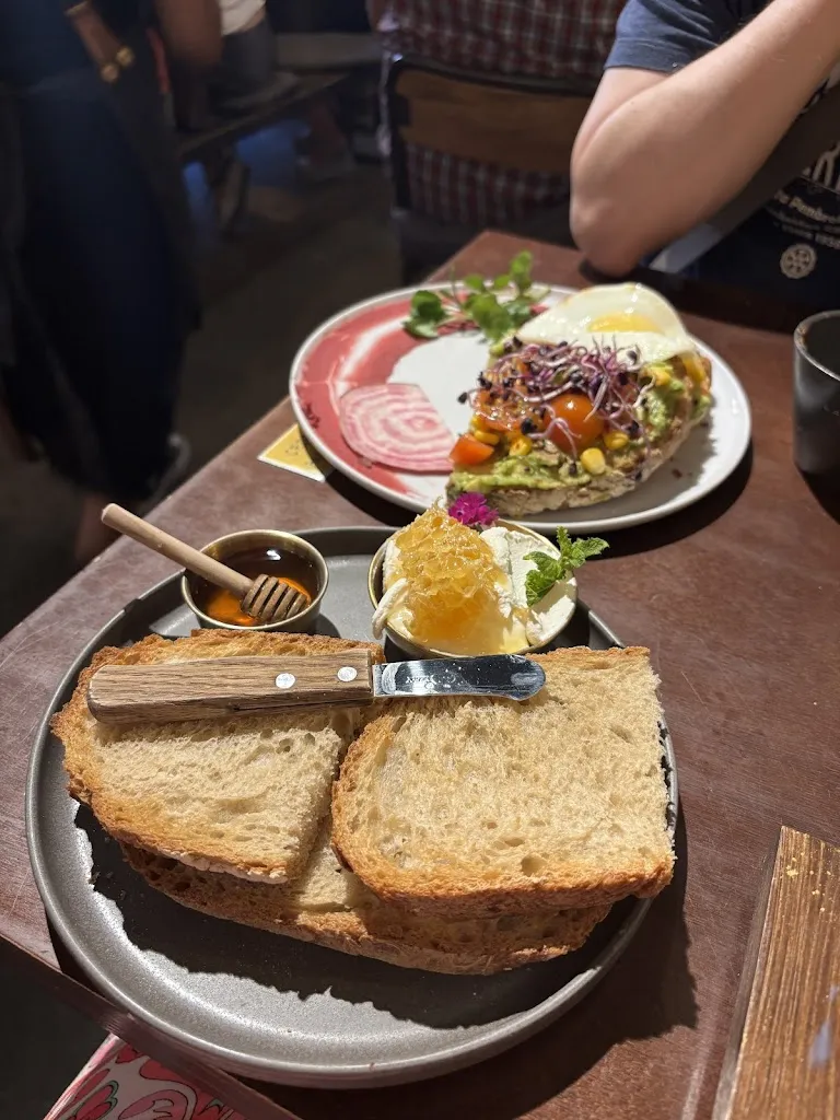 Riana Agustin_La Fabrica Girona_Girona_Bewertung