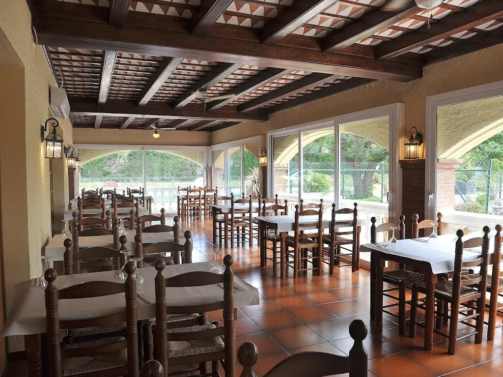 Restaurant La Vinya a Garriguella, especialista en carns a la brasa restaurant in Garriguella