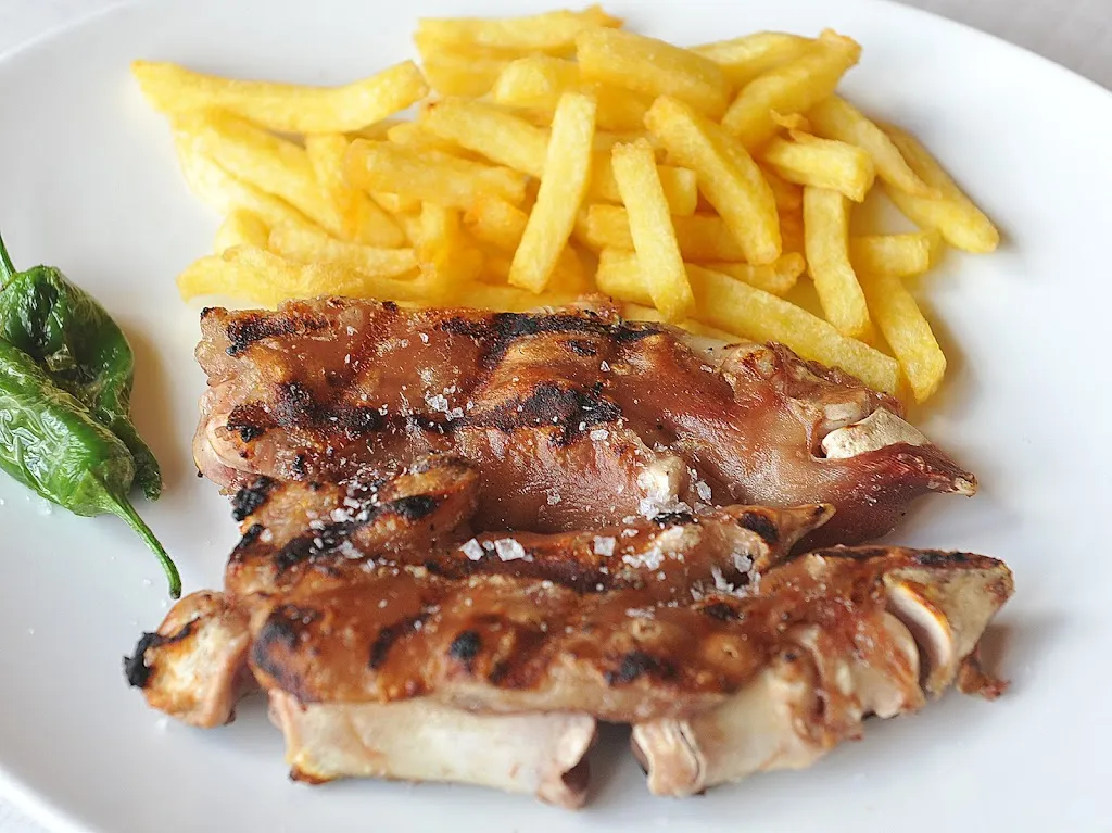 Restaurant La Vinya a Garriguella, especialista en carns a la brasa_Garriguella_slider_image_2