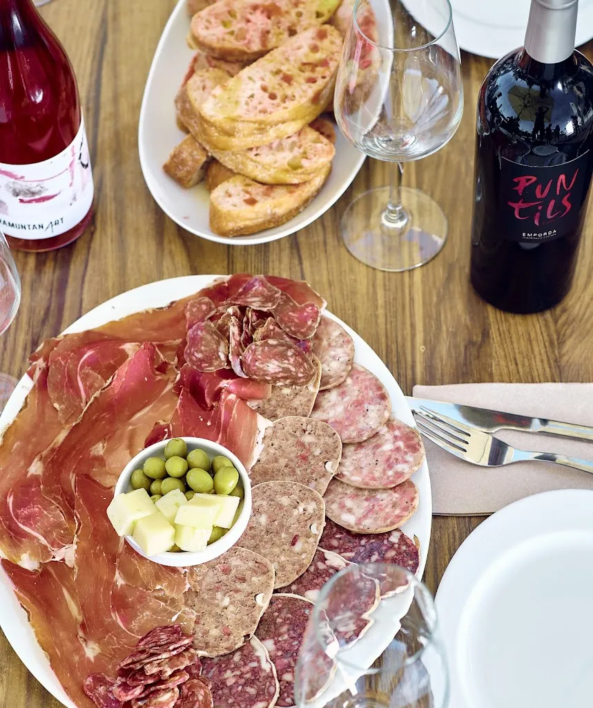 Cooperativa Agrícola de Garriguella restaurant in Garriguella