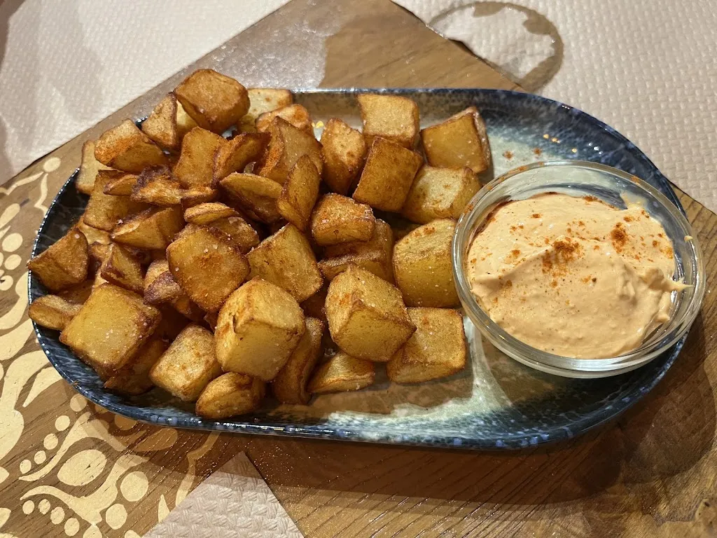 Tomás Gasull Torres_Bar La Espera_Garriguella_review