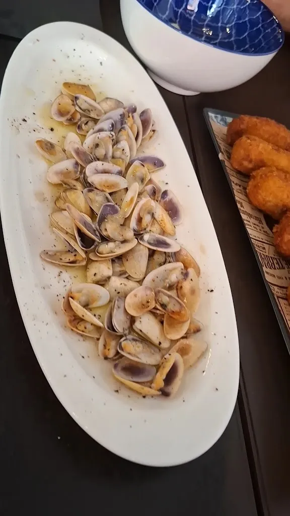 Menjoteca_Gualta_slider_image_2