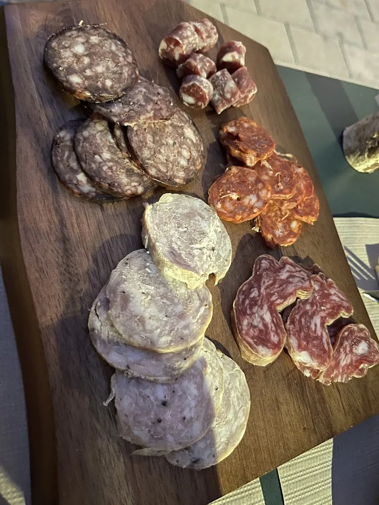 Laura Fernandez_LA NOGA TAVERNA_Isòvol_review