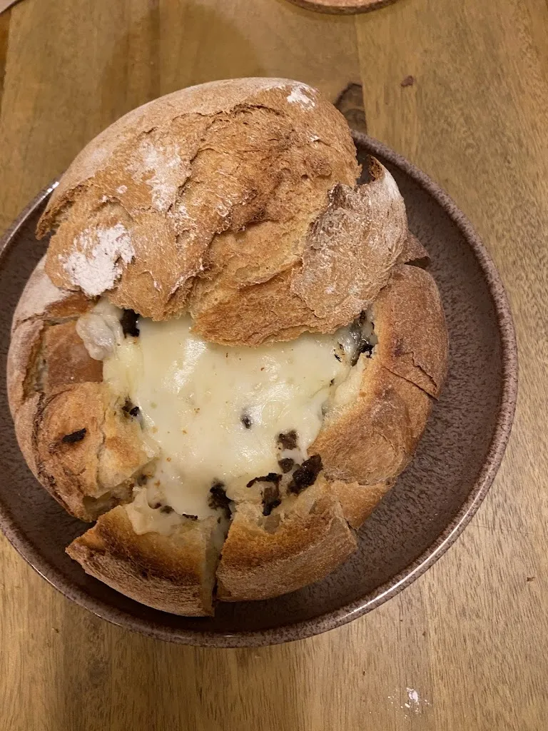 Roser Vilaró_LA NOGA TAVERNA_Isòvol_review