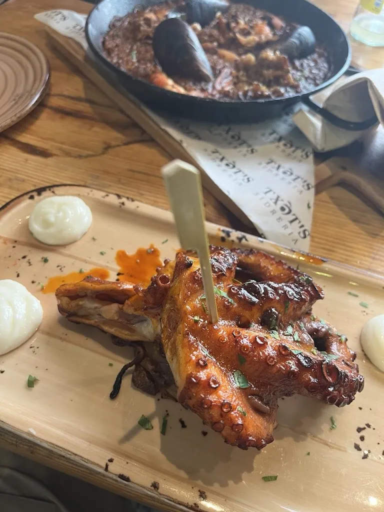 Iuliia Melenets_Sidreria Txot's_Figueres_review