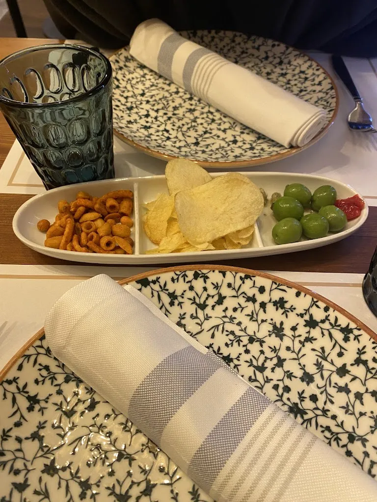 Dalila Abdelkhalek_50 Voltes Restaurant_Figueres_review