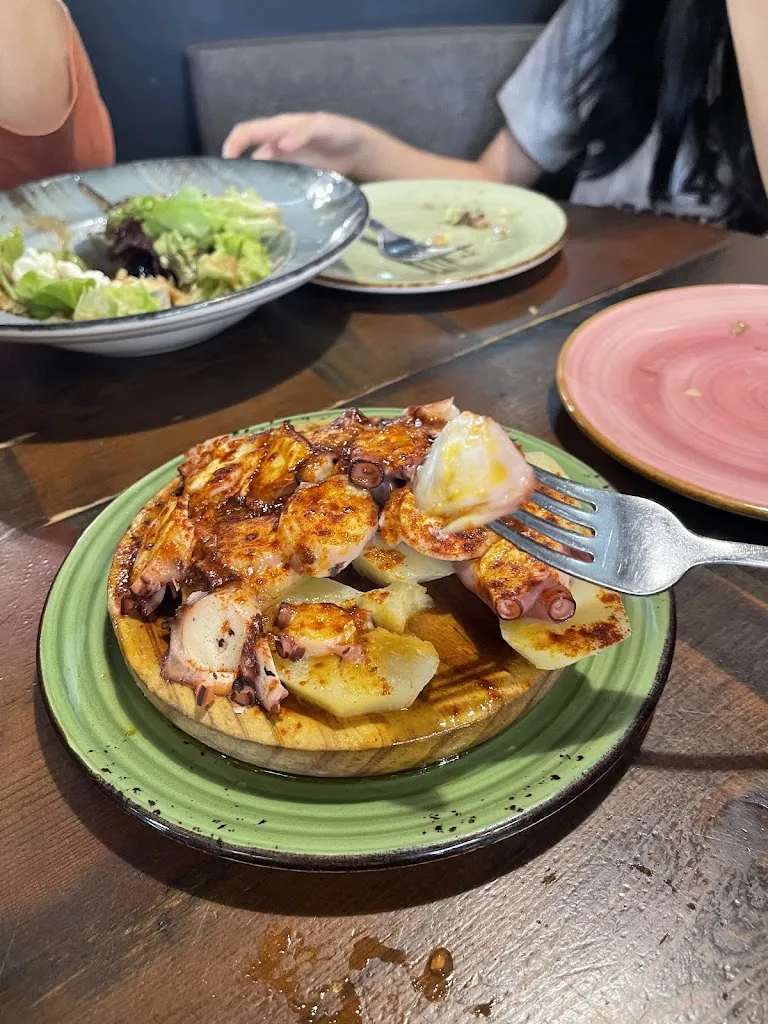 Ed E_El Dynàmic_Figueres_review